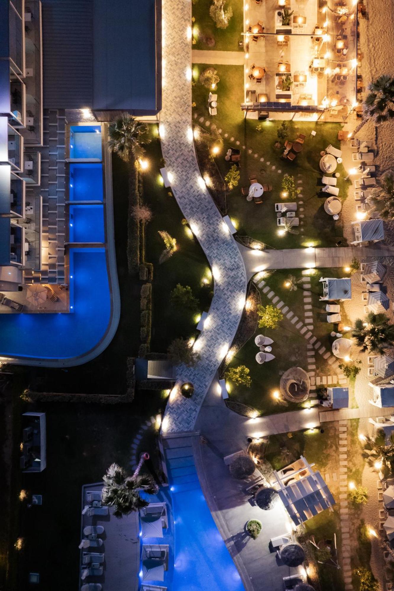 Blue Carpet Luxury Suites ペフコホリ エクステリア 写真