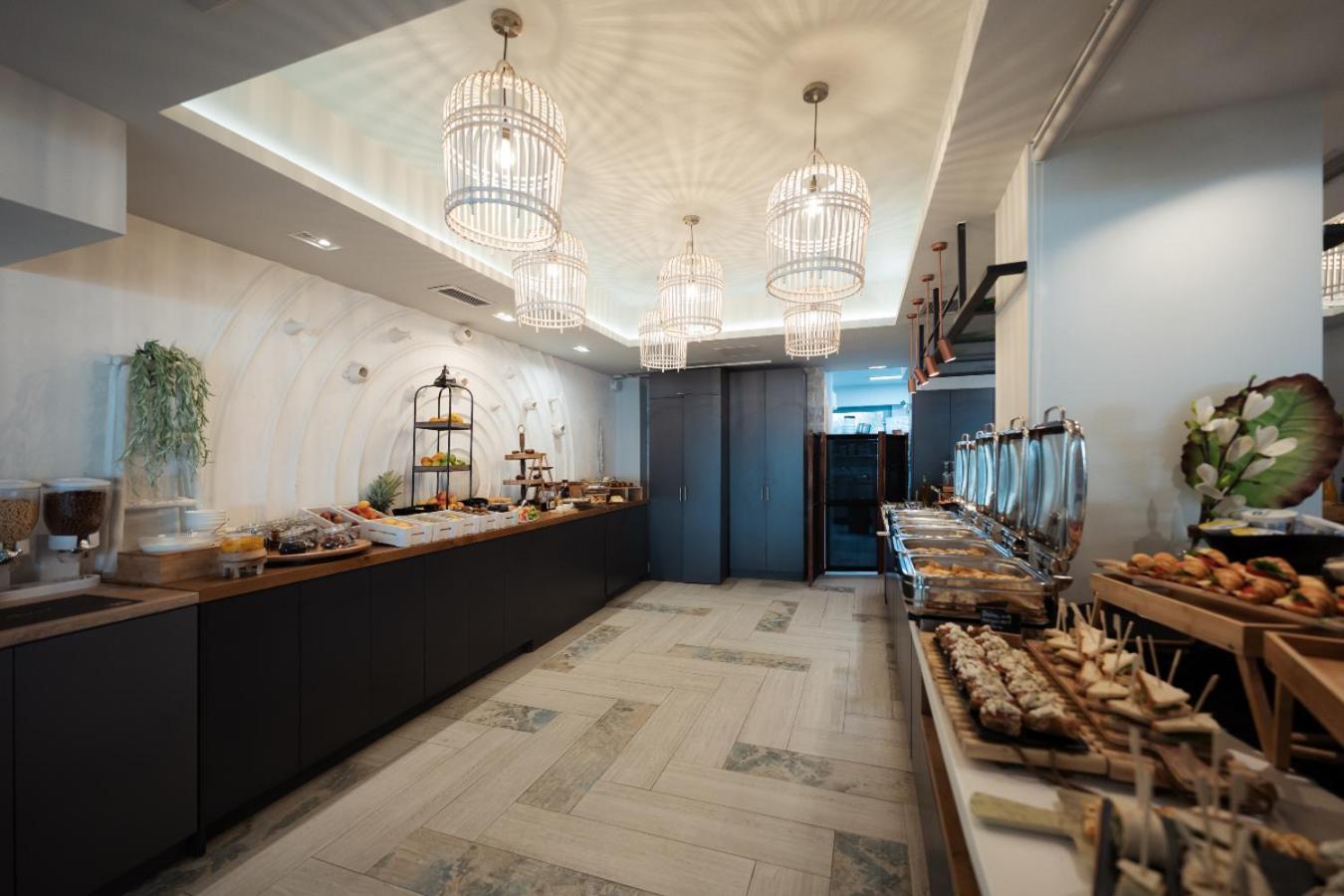 Blue Carpet Luxury Suites ペフコホリ エクステリア 写真