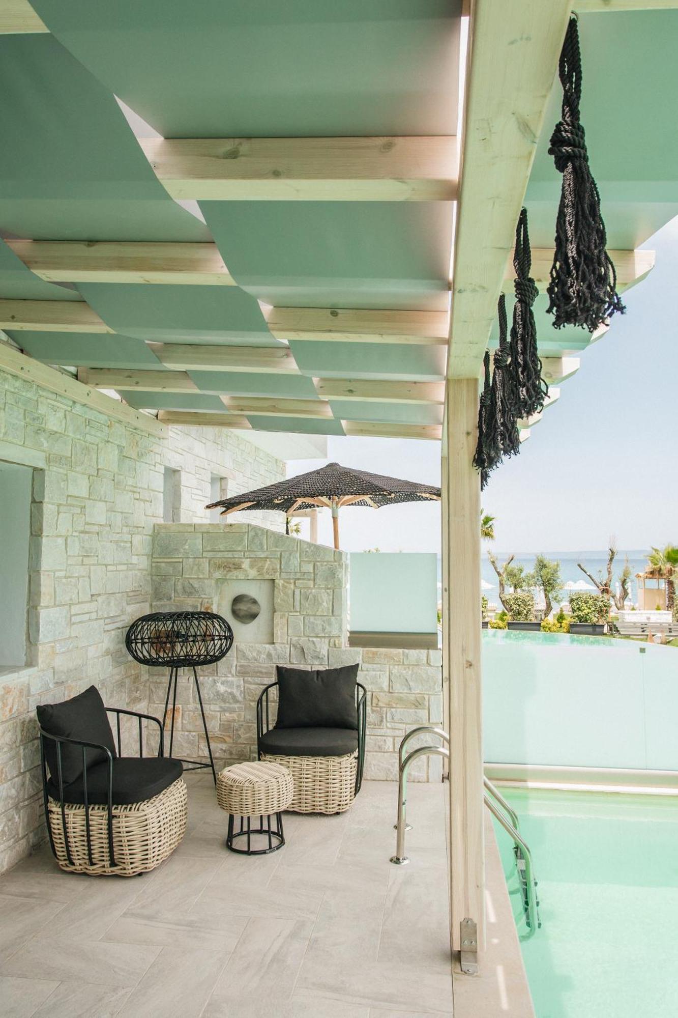 Blue Carpet Luxury Suites ペフコホリ エクステリア 写真
