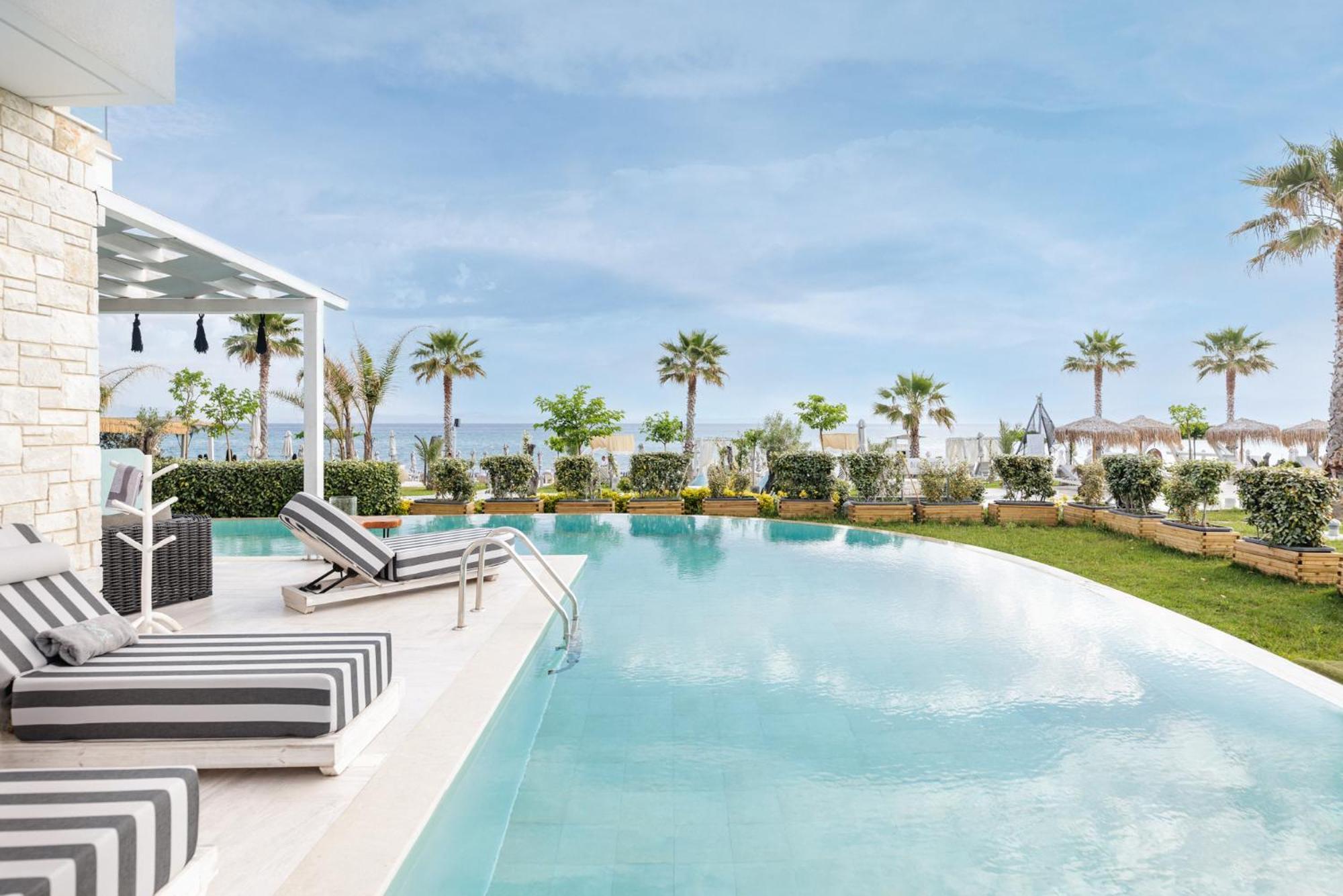 Blue Carpet Luxury Suites ペフコホリ エクステリア 写真